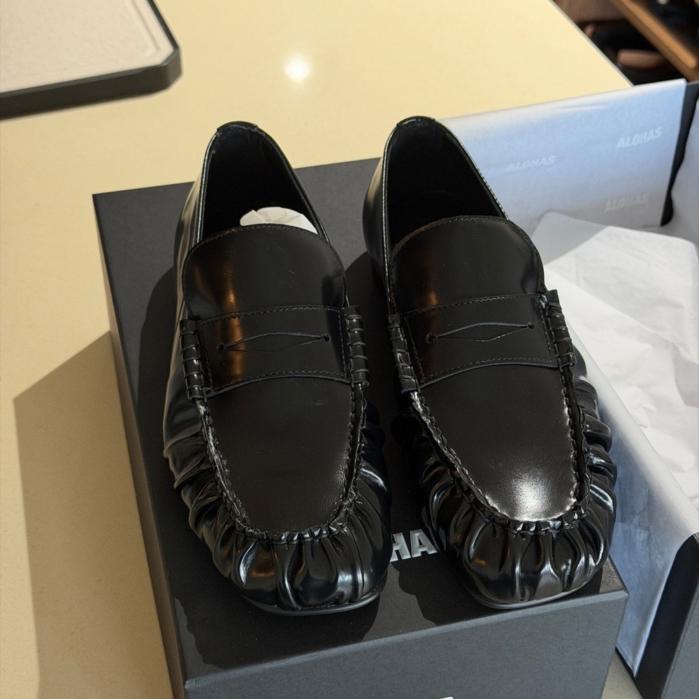 Alohas Black Leather Loafers